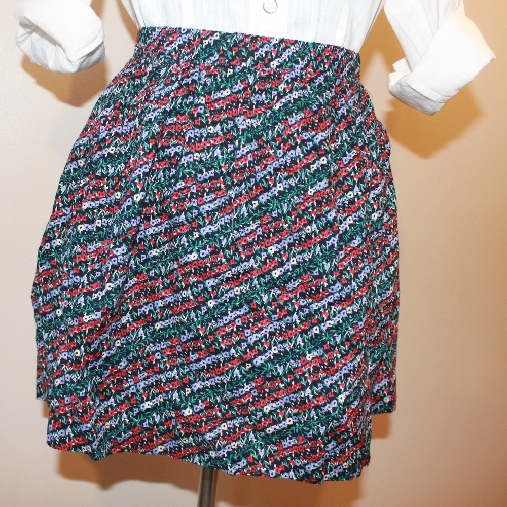 Forever 21 Floral printed mini skirt